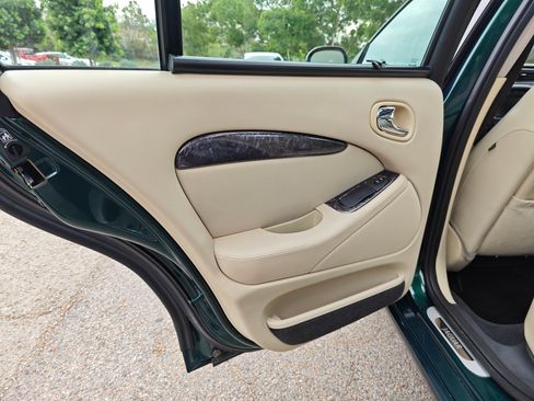 Used 2004 Jaguar S-TYPE R image 21