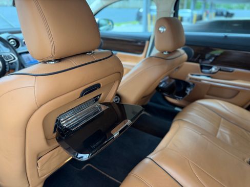 Used 2012 Jaguar XJ L RWD image 17