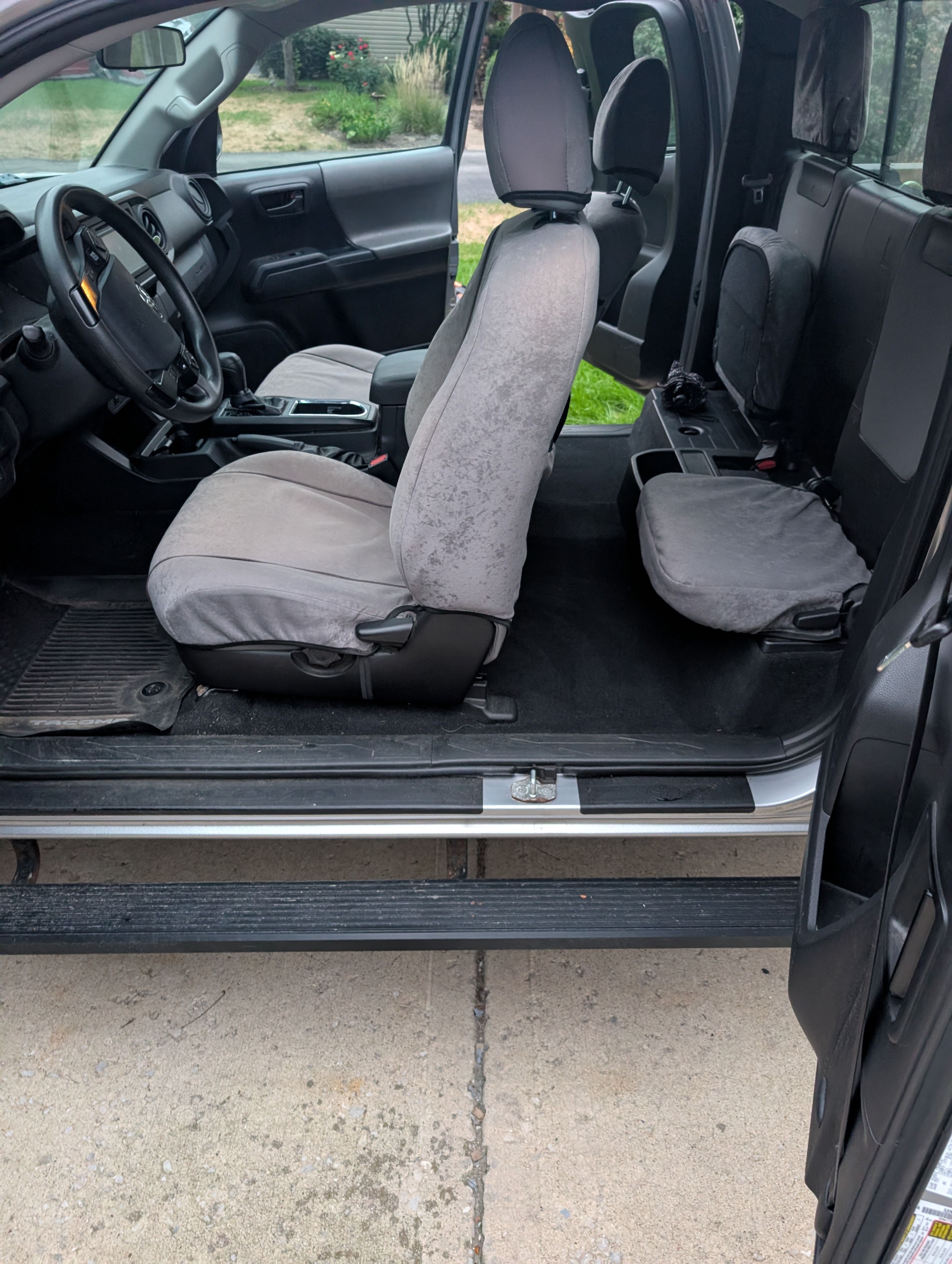 Used 2018 Toyota Tacoma SR w/ SR Convenience Package RWD image 2