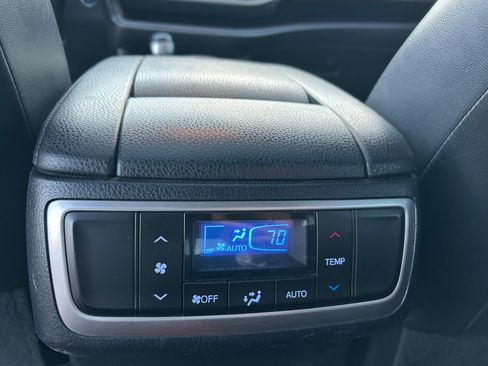 Used 2015 Toyota Highlander Limited image 4