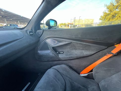 Used 2020 McLaren 720S image 25