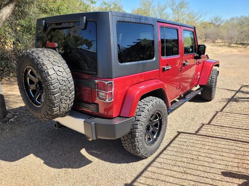 Used 2011 Jeep Wrangler Unlimited Sahara w/ Mopar Chrome Edition Group image 11