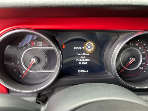 Used 2018 Jeep Wrangler Unlimited Rubicon AWD/4WD image 17