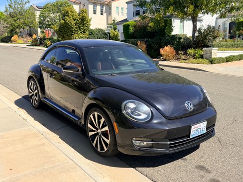 Used 2012 Volkswagen Beetle 2.0T image 1