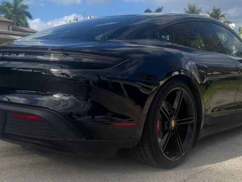 Used 2020 Porsche Taycan 4S image 6