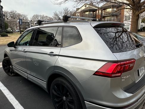 Used 2021 Volkswagen Tiguan SE R-Line image 16