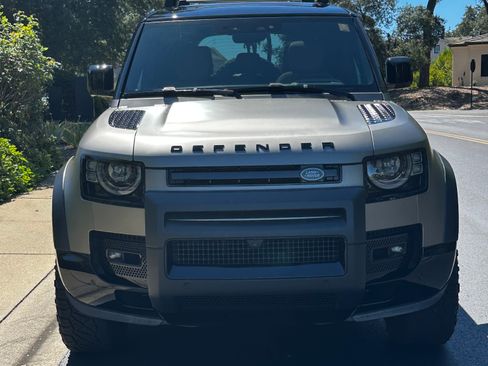 Used 2025 Land Rover Defender 110 X-Dynamic SE AWD/4WD image 1