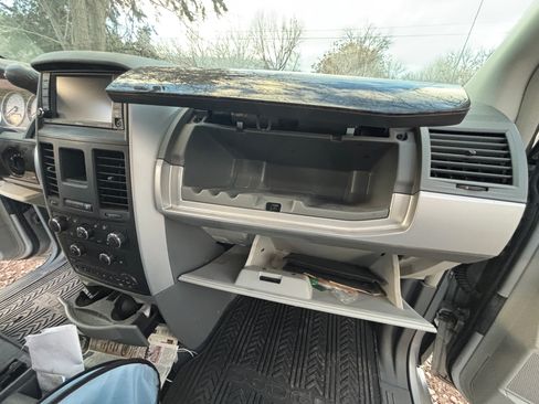 Used 2010 Dodge Grand Caravan SXT w/ Entertainment Group 2 image 11