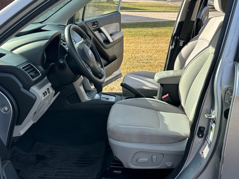 Used 2016 Subaru Forester 2.5i Premium w/ All-Weather Package image 10