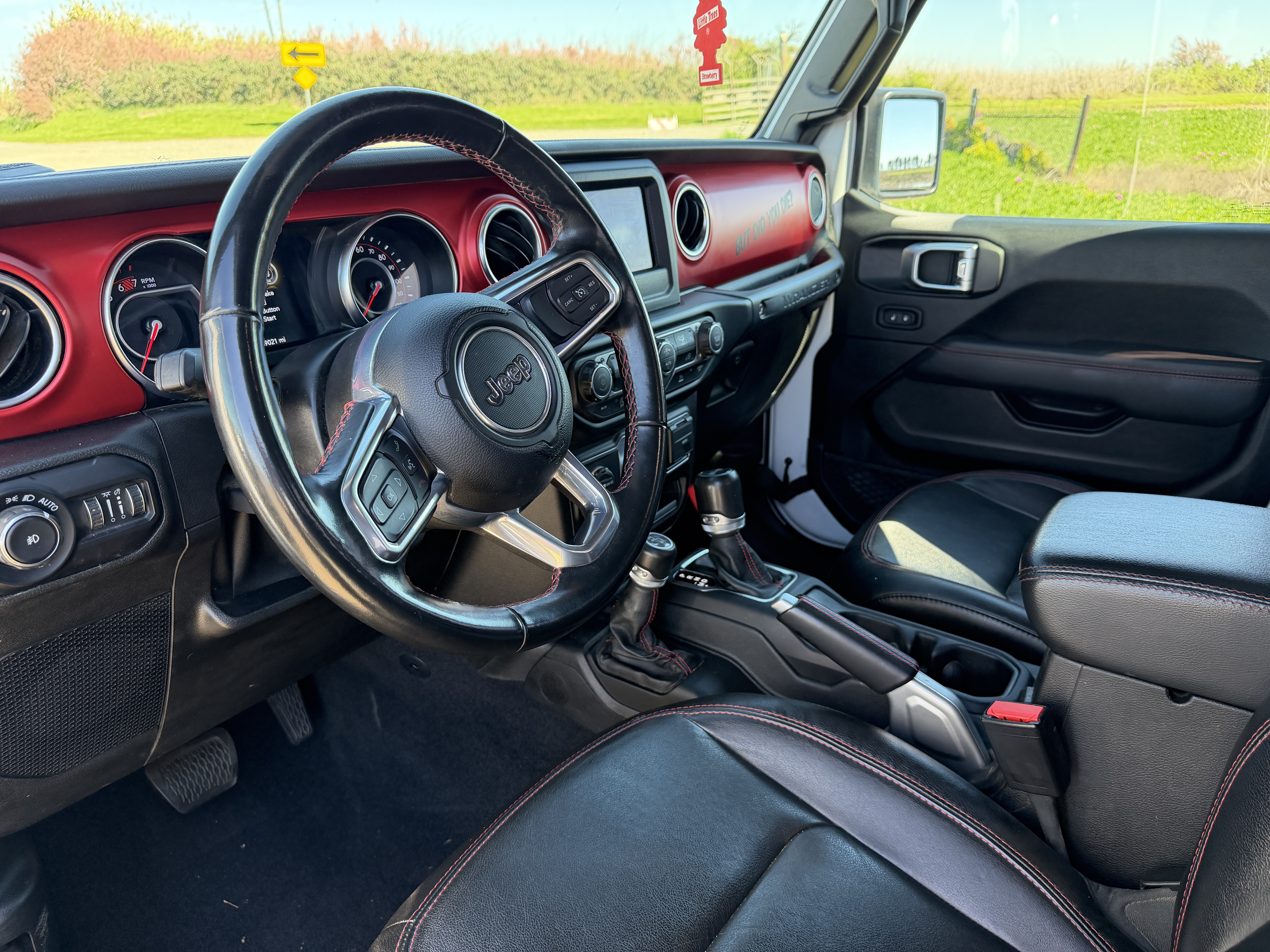 Used 2021 Jeep Wrangler Rubicon w/ LED Lighting Group AWD/4WD image 12