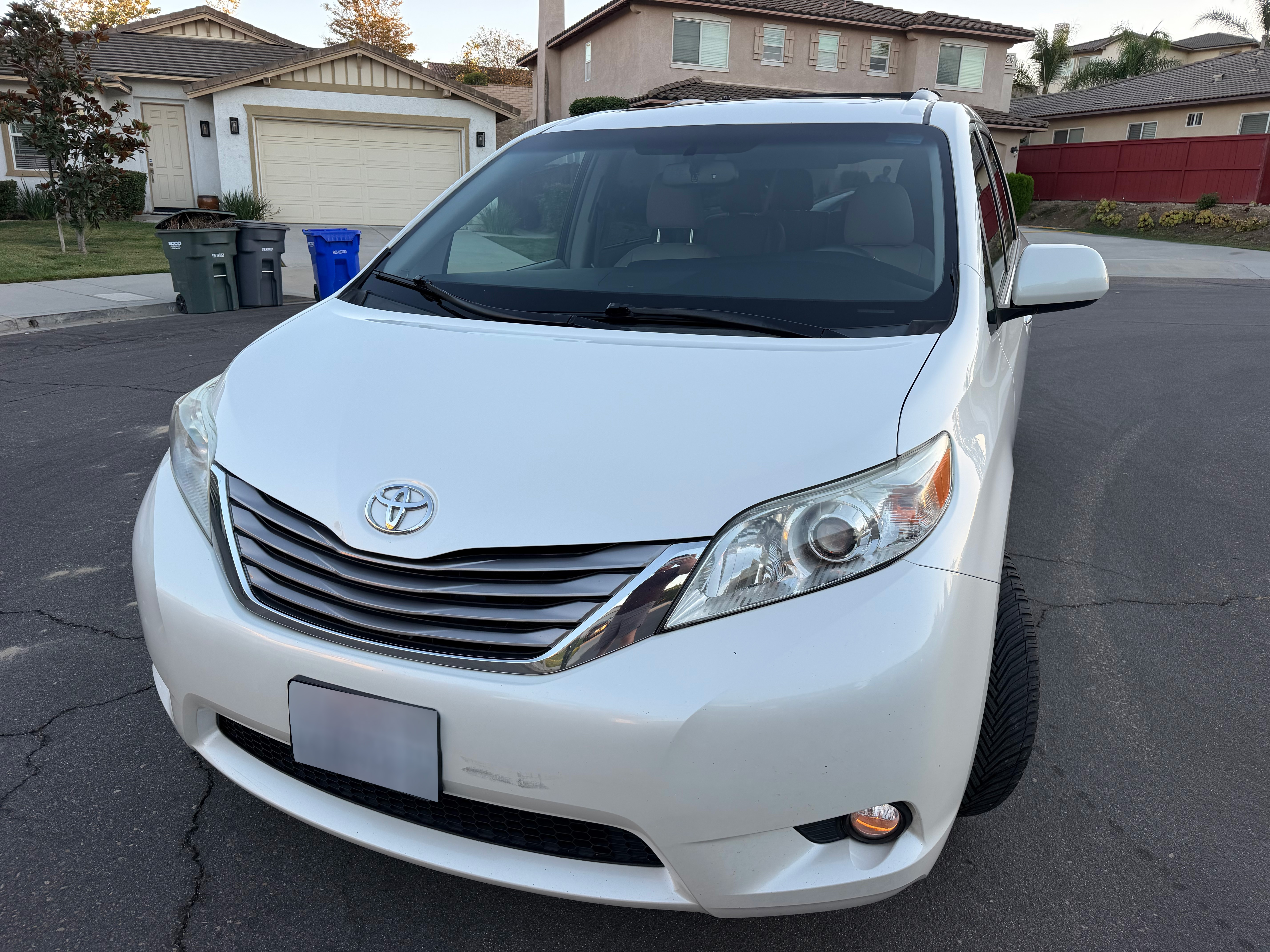 Used 2015 Toyota Sienna XLE Premium FWD image 21