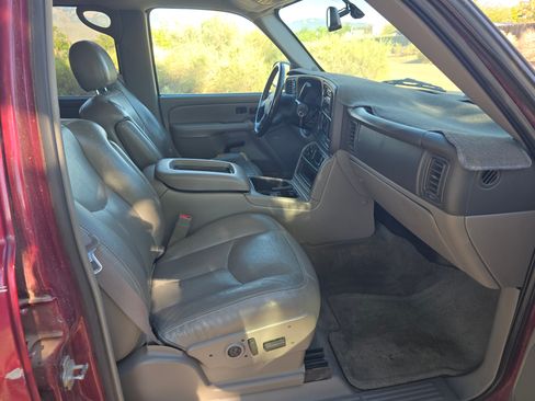 Used 2004 GMC Yukon XL SLT w/ Preferred Equipment Group AWD/4WD image 16