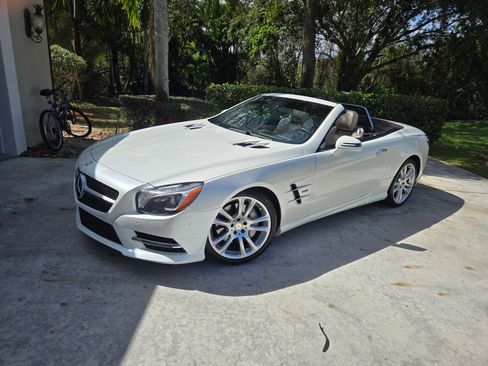 Used 2015 Mercedes-Benz SL 400 w/ Premium I Package image 4