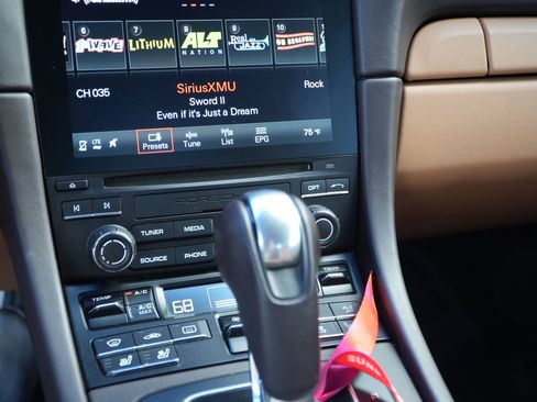 Used 2017 Porsche 911 Carrera S image 5