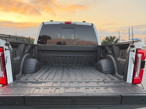 Used 2024 Ford F250 Platinum image 14