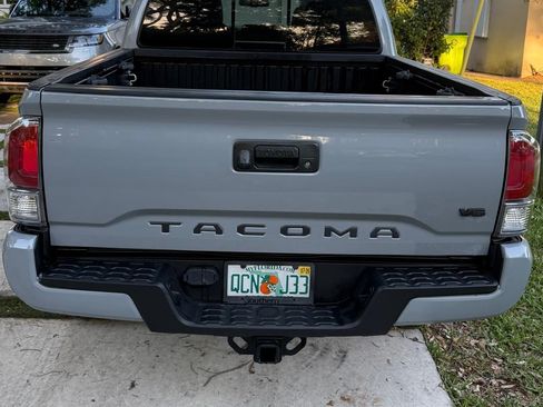 Used 2021 Toyota Tacoma TRD Sport image 10