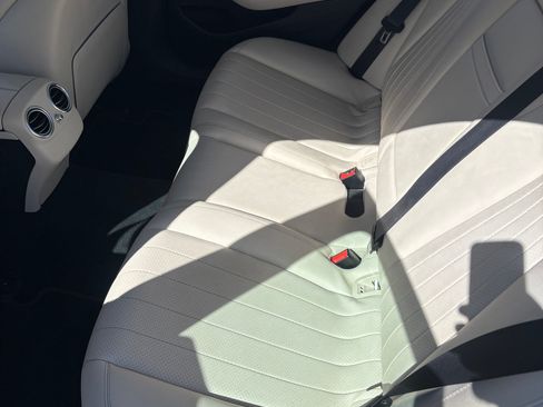 Used 2020 Mercedes-Benz E 350 Sedan image 8