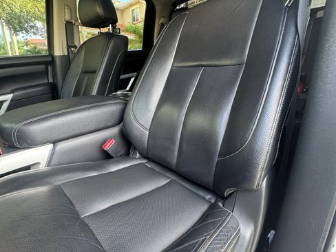 Used 2020 Nissan Titan SL w/ Moonroof Package AWD/4WD image 13