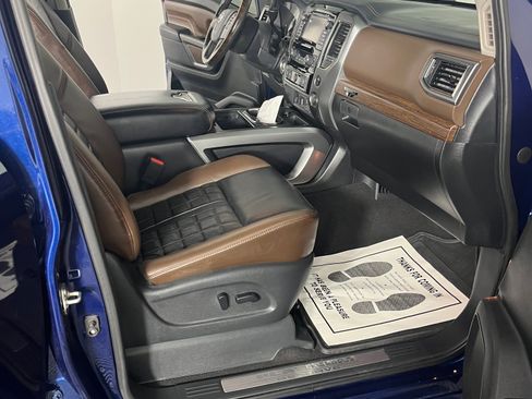 Used 2018 Nissan Titan Platinum Reserve RWD image 5