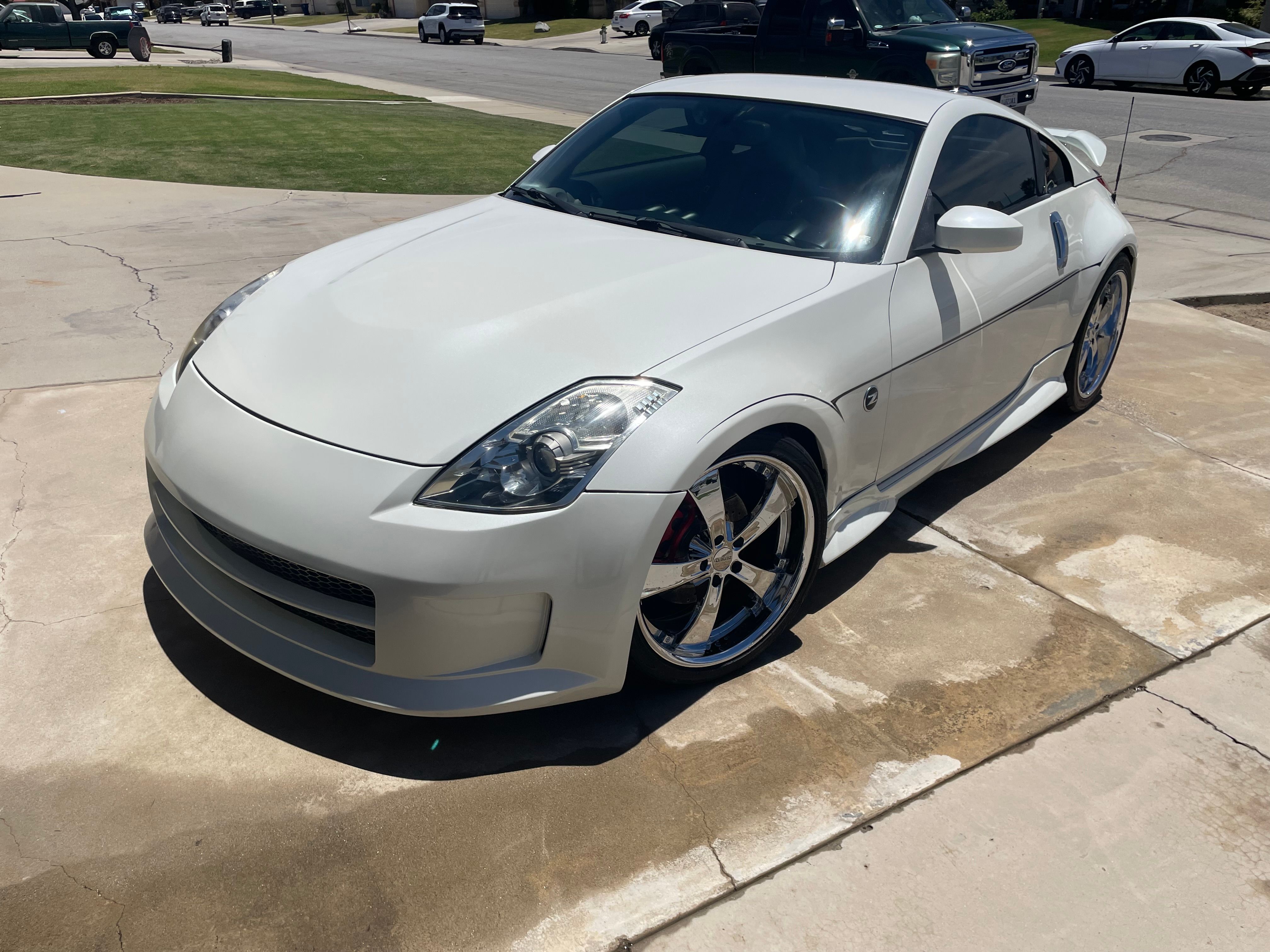 Used 2006 Nissan 350Z Touring w/ (N93) Cargo Convenience Pkg RWD image 4