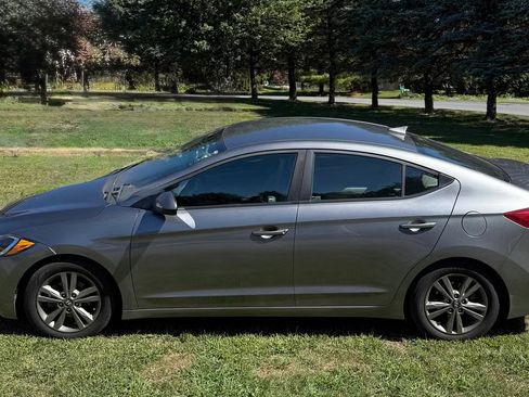 Used 2018 Hyundai Elantra SEL w/ Cargo Package image 5