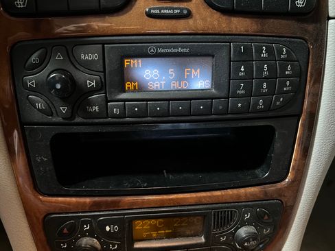 Used 2004 Mercedes-Benz CLK 500 Cabriolet image 9