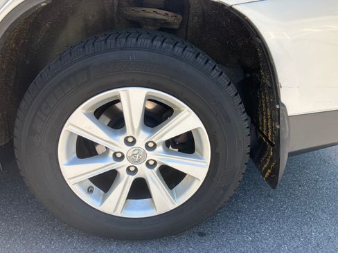 Used 2012 Toyota Highlander SE w/ Tow Pkg AWD/4WD image 25