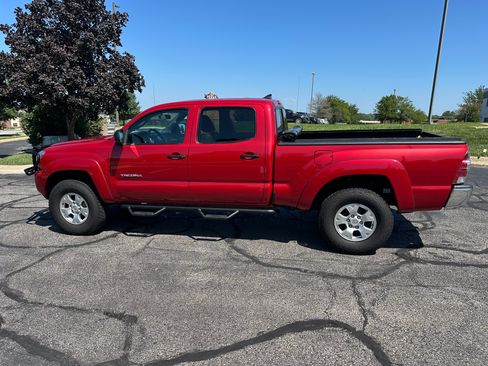 Used 2015 Toyota Tacoma 4x4 Double Cab w/ SR5 Package image 4