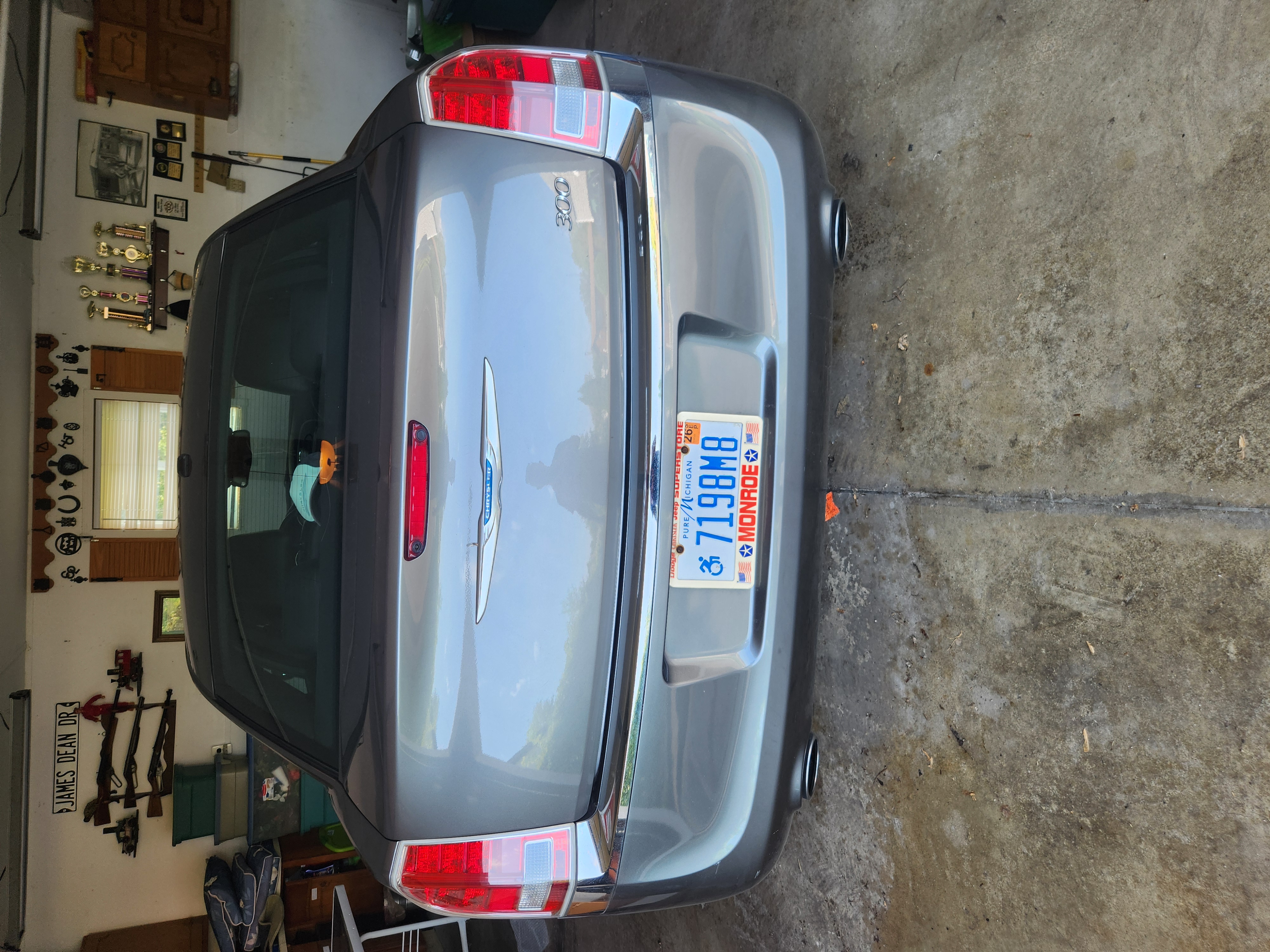 Used 2012 Chrysler 300 Limited RWD image 4