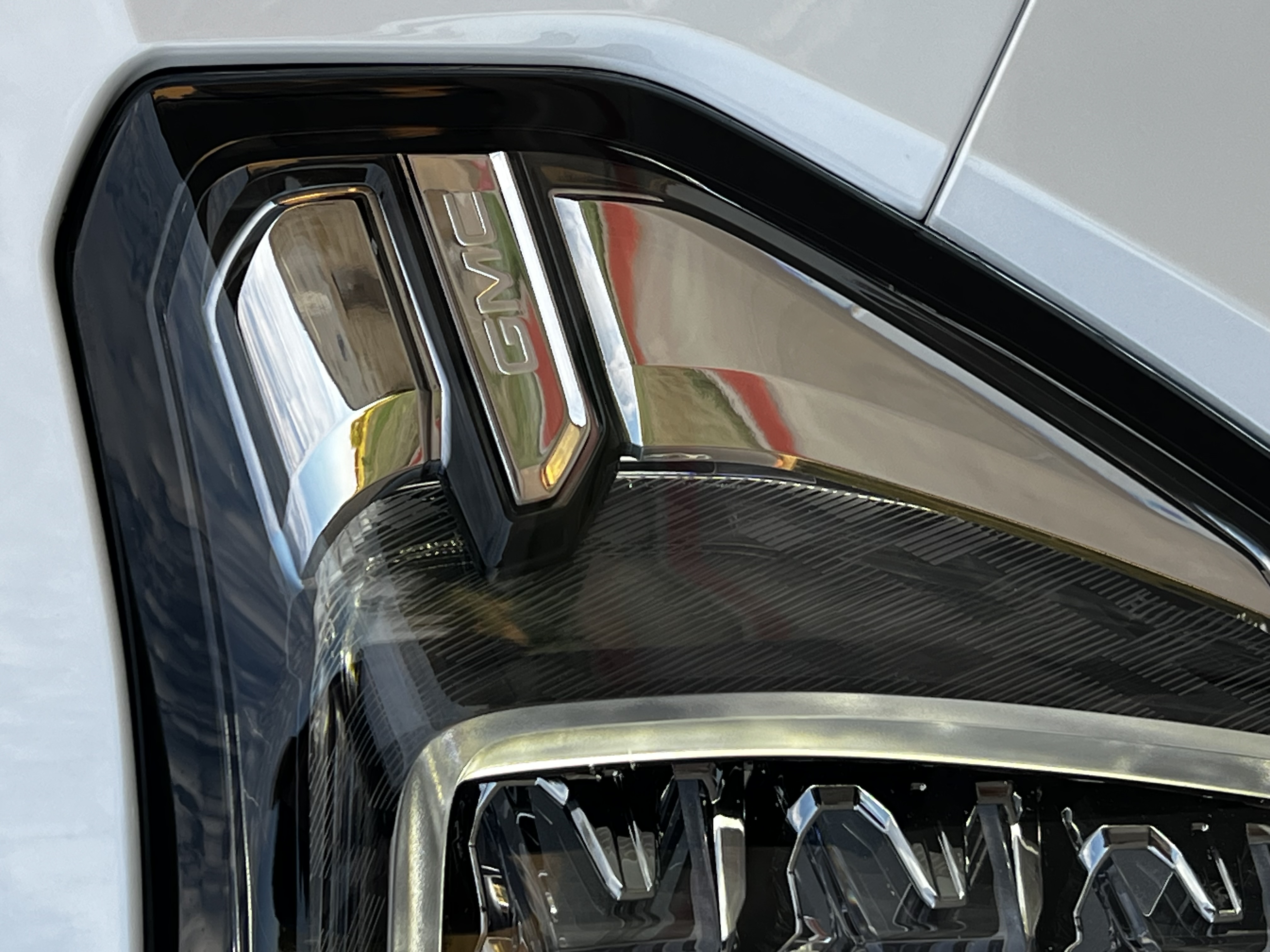 Used 2024 GMC Yukon Denali AWD/4WD image 9