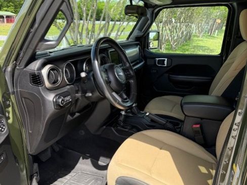 Used 2021 Jeep Wrangler Unlimited Sport image 9