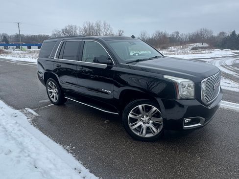 Used 2015 GMC Yukon SLT image 1