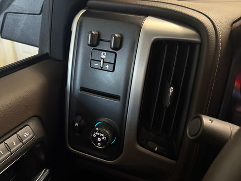 Used 2018 GMC Sierra 1500 SLT image 11