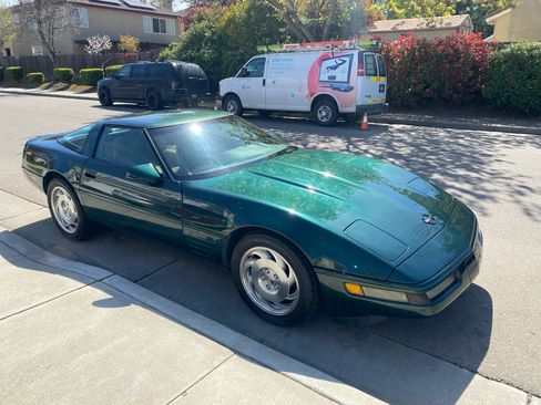 Used 1993 Chevrolet Corvette Coupe image 1