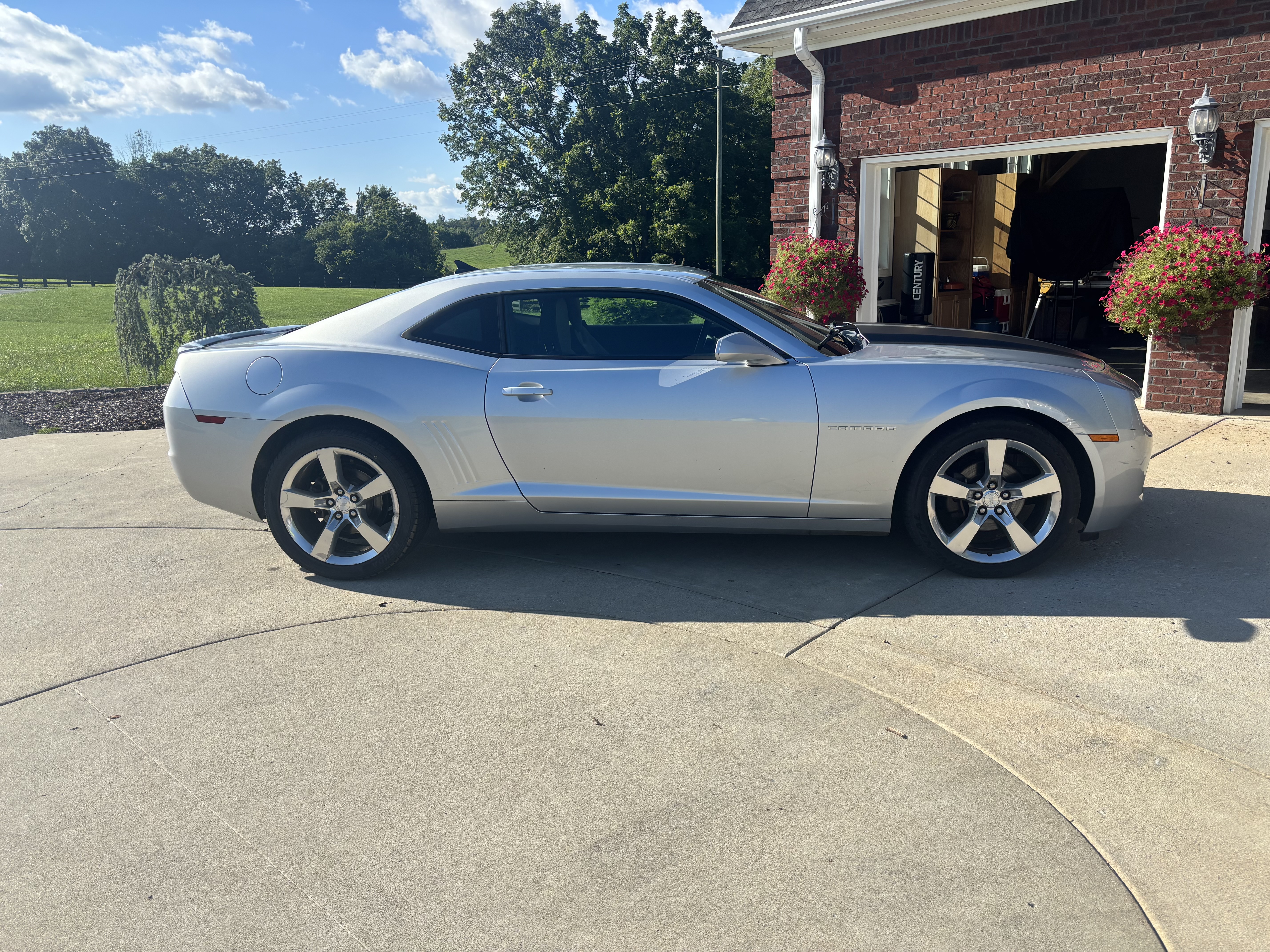 Used 2010 Chevrolet Camaro LT w/ RS Package RWD image 6