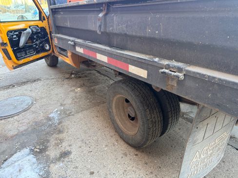 Used 2000 GMC Sierra 3500 2WD Regular Cab image 4