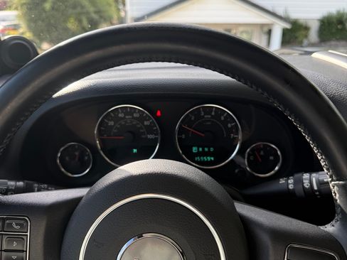 Used 2013 Jeep Wrangler Unlimited Sport AWD/4WD image 29