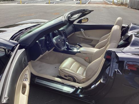 Used 2008 Chevrolet Corvette Convertible w/ Preferred Equipment Group image 10