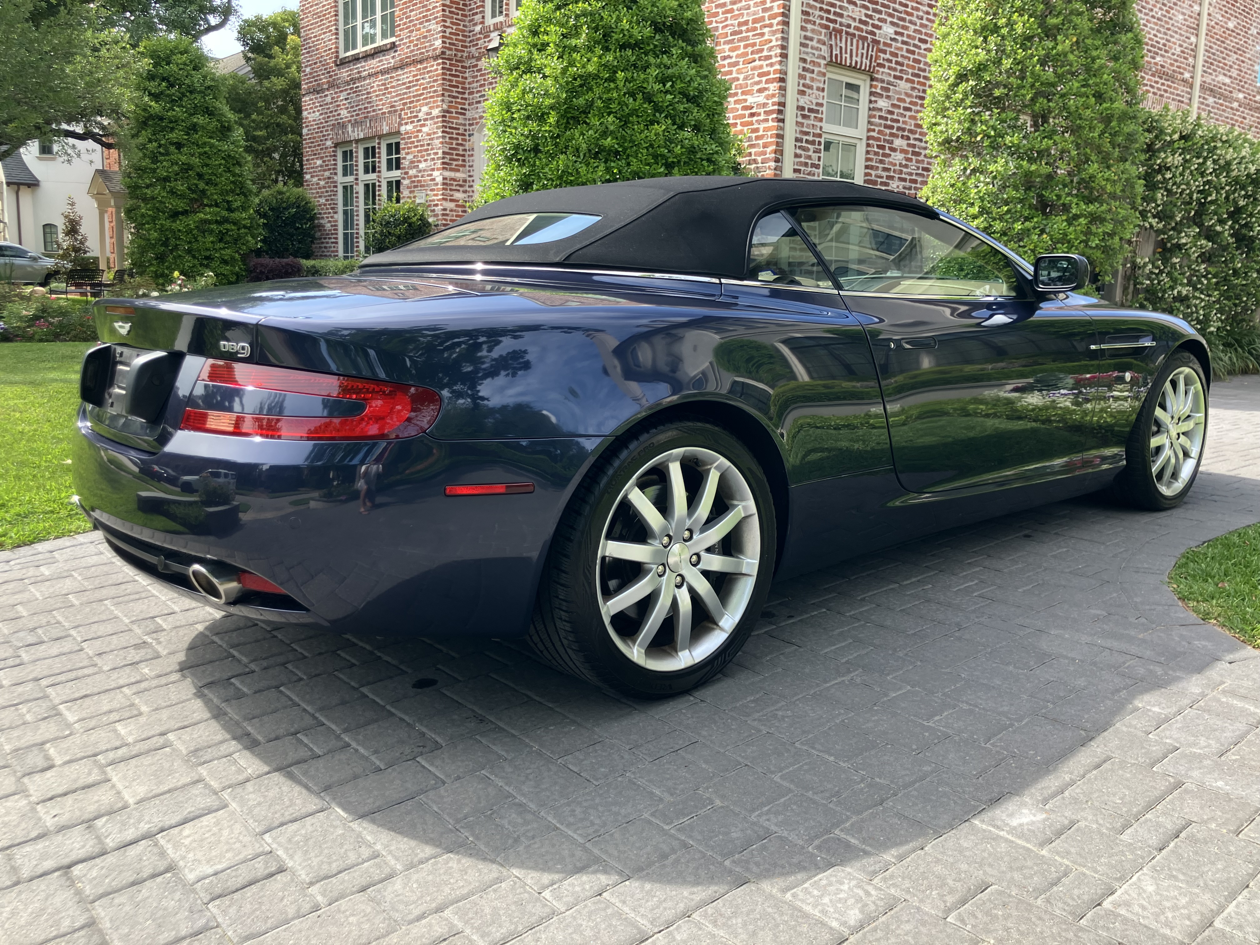 Used 2007 Aston Martin DB9 Volante RWD image 17