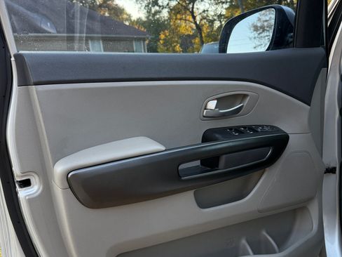 Used 2016 Kia Sedona L image 12