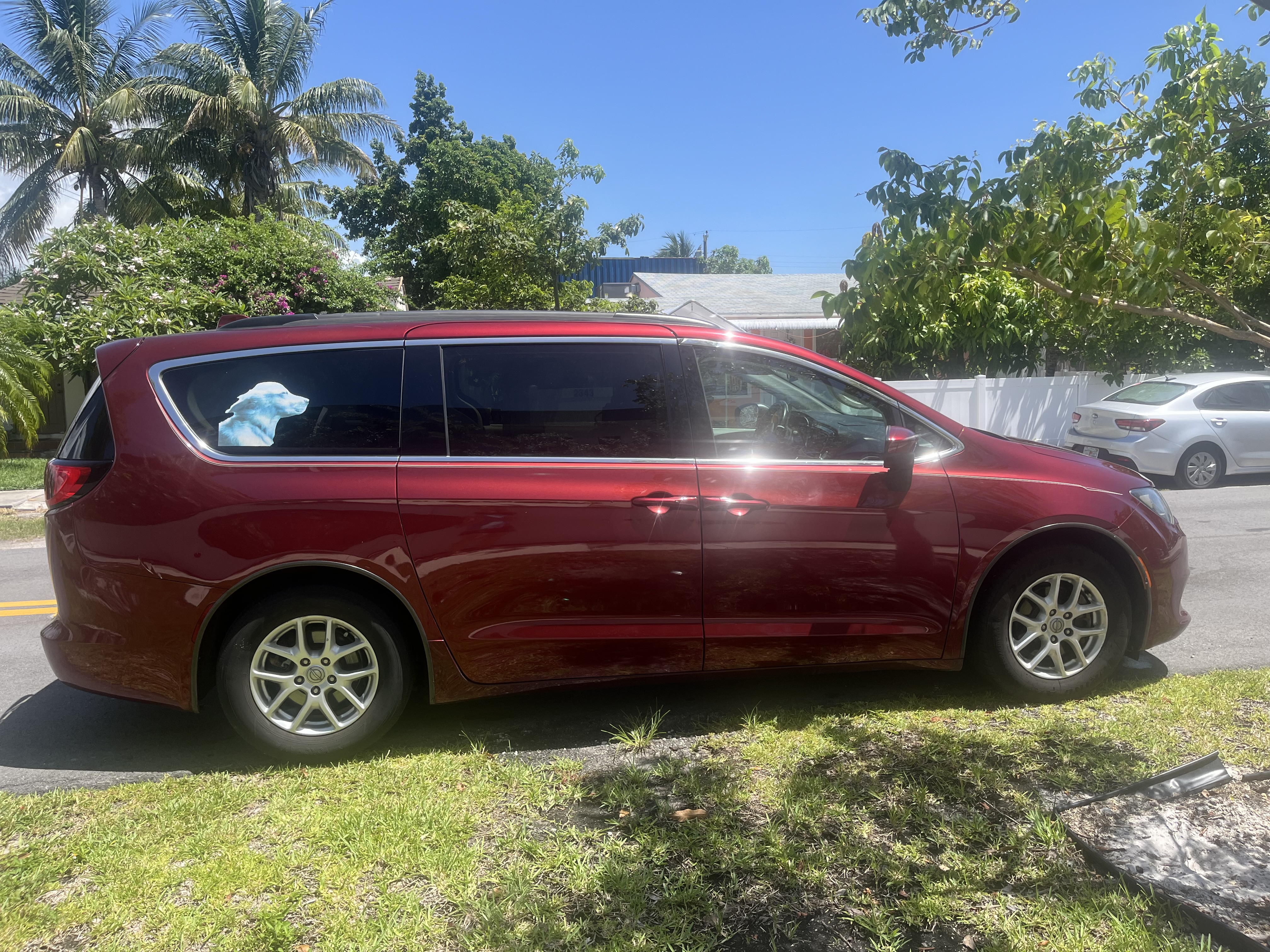 Used 2020 Chrysler Voyager Lxi FWD image 14