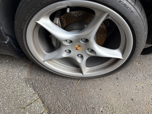 Used 2003 Porsche 911 Carrera 4 image 11