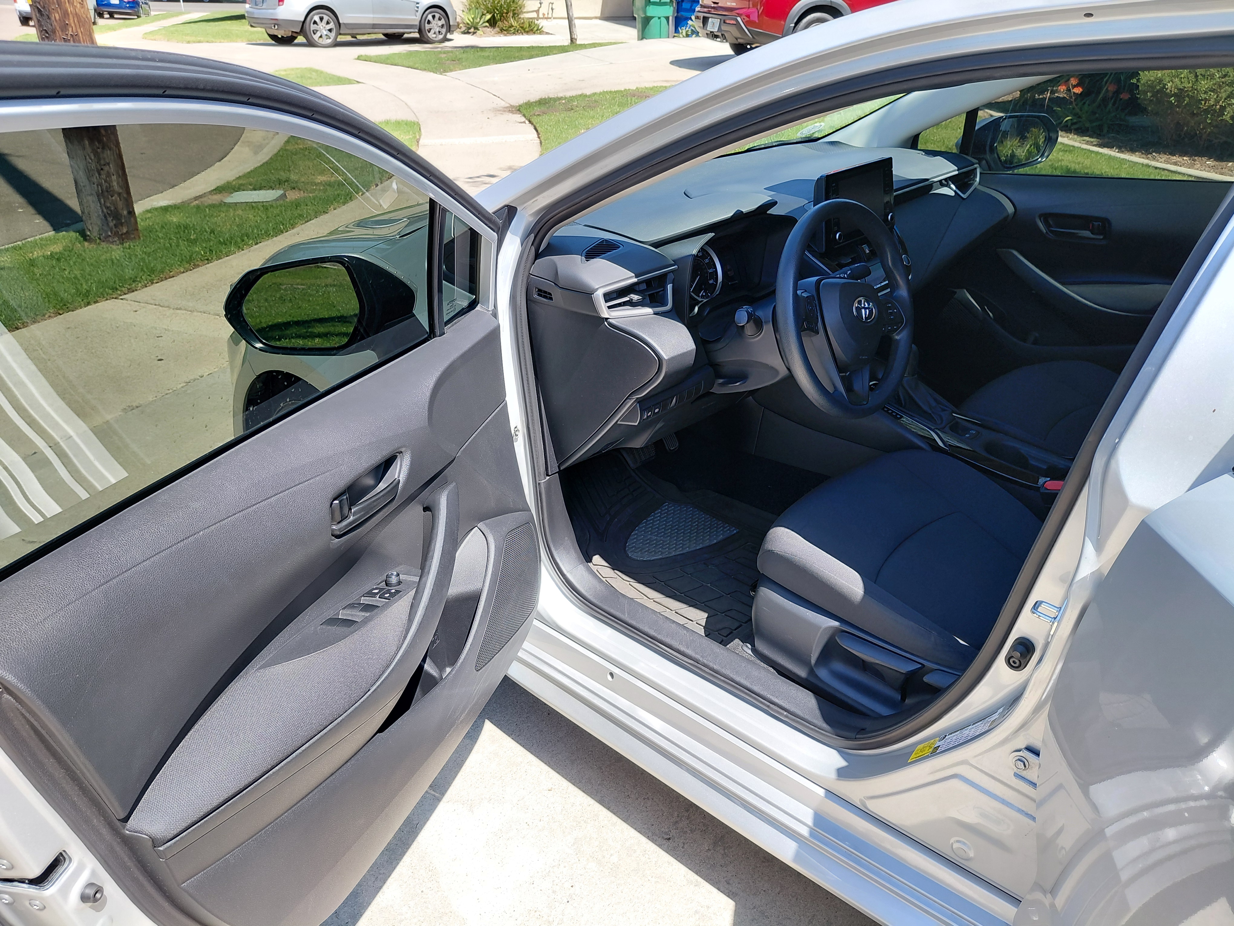 Used 2022 Toyota Corolla LE FWD image 11