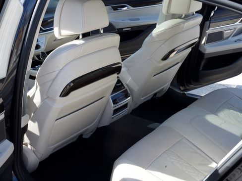 Used 2017 BMW 740i xDrive image 19