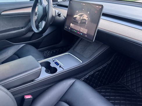 Used 2023 Tesla Model 3 Standard Range image 10