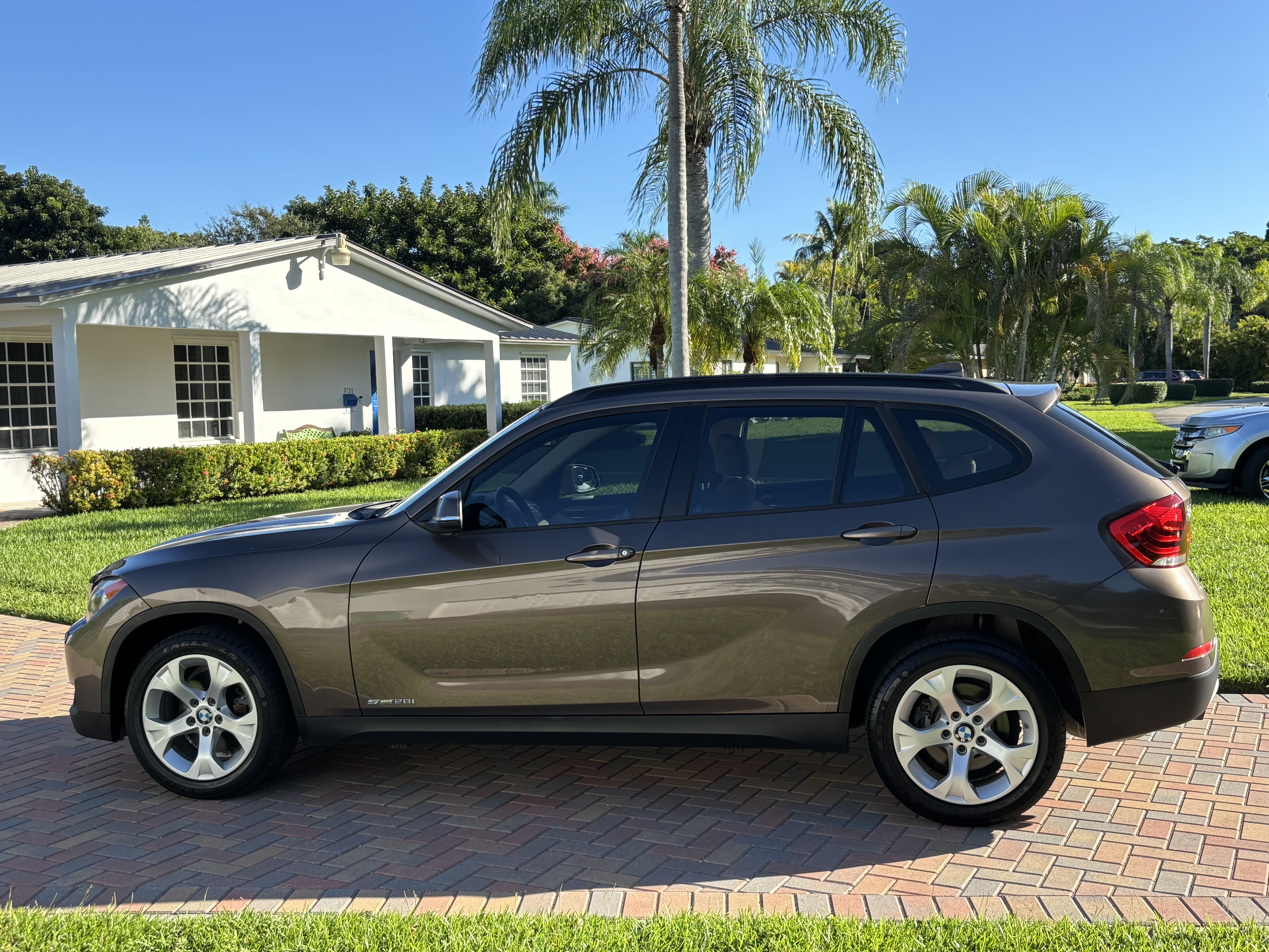 Used 2014 BMW X1 sDrive28i RWD image 1