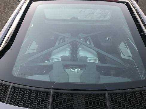 Used 2018 Audi R8 V10 plus image 14