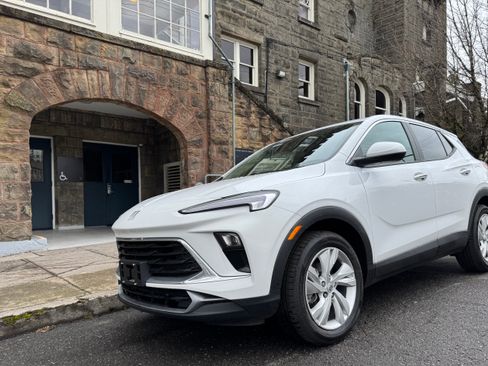 Used 2026 Buick Encore GX Preferred w/ Comfort Package image 10