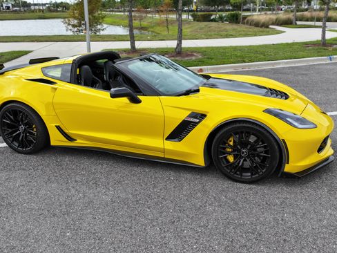 Used 2015 Chevrolet Corvette Z06 w/ 2LZ Preferred Equipment Group image 4