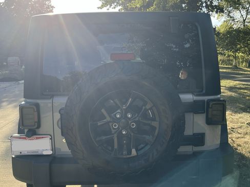 Used 2018 Jeep Wrangler Unlimited Sport S image 5